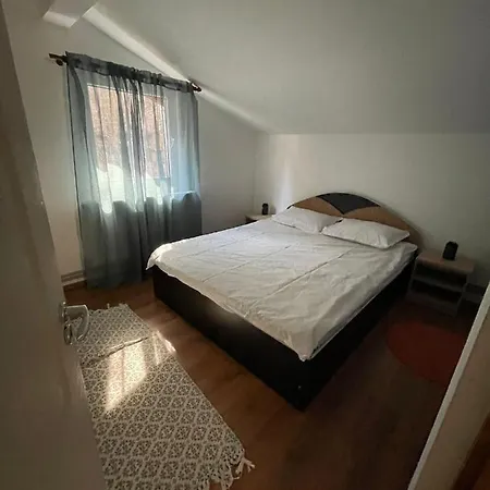 Di &d House #rai * Banita
